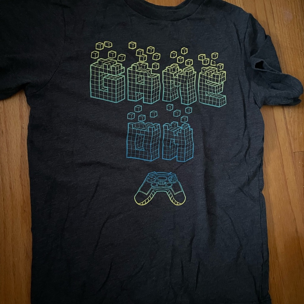 Boys tees size 5-6 - Picture 4 of 4